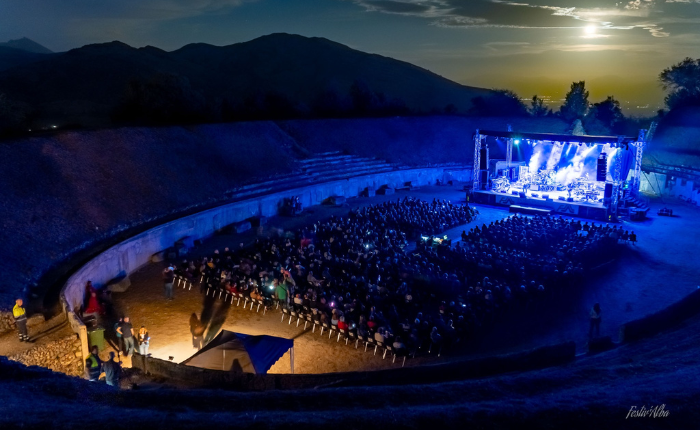 L’ottava di Festiv’Alba, musica e teatro colorano le sere d’estate ad Alba Fucens